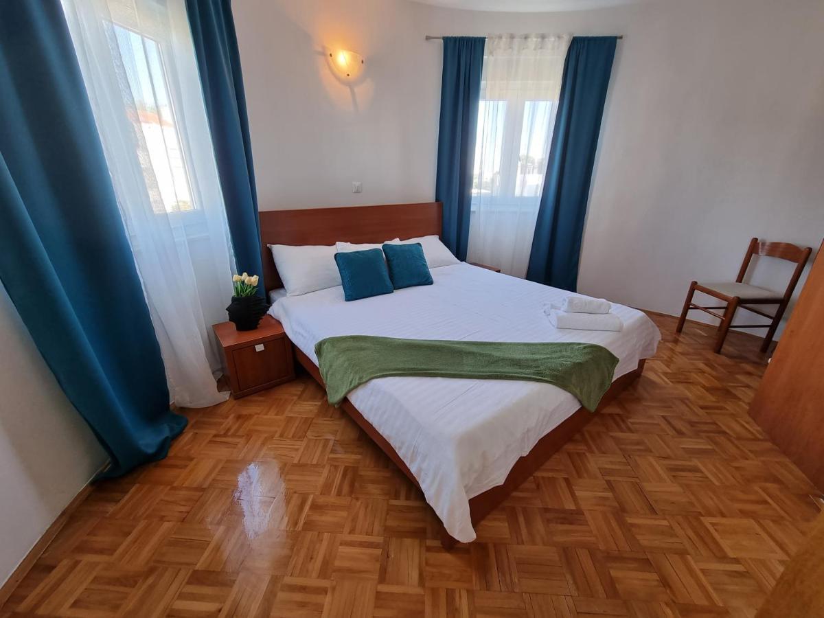 The Florens Residence Near The Beach With The Pool, Bbq And Kids Playground, Zadar Diklo Eksteriør billede