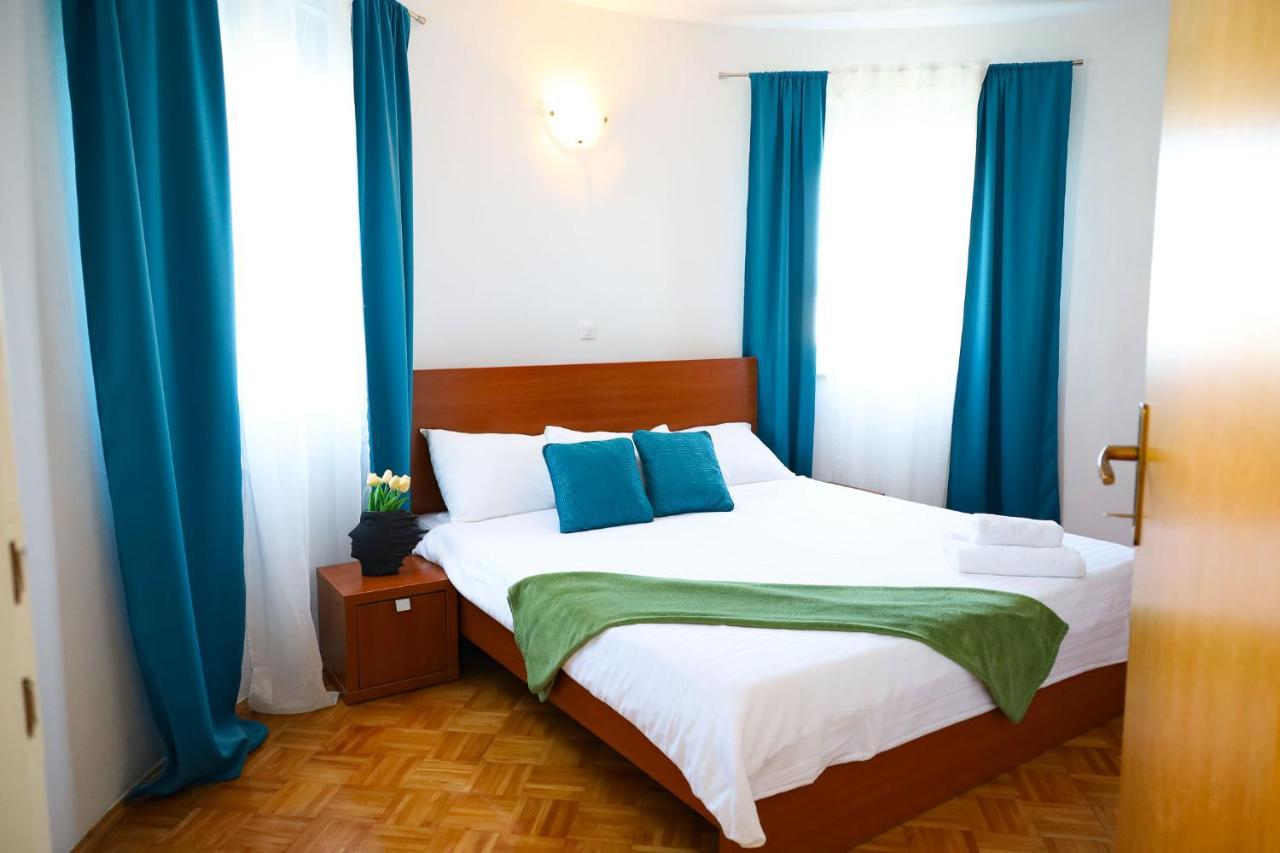 The Florens Residence Near The Beach With The Pool, Bbq And Kids Playground, Zadar Diklo Eksteriør billede