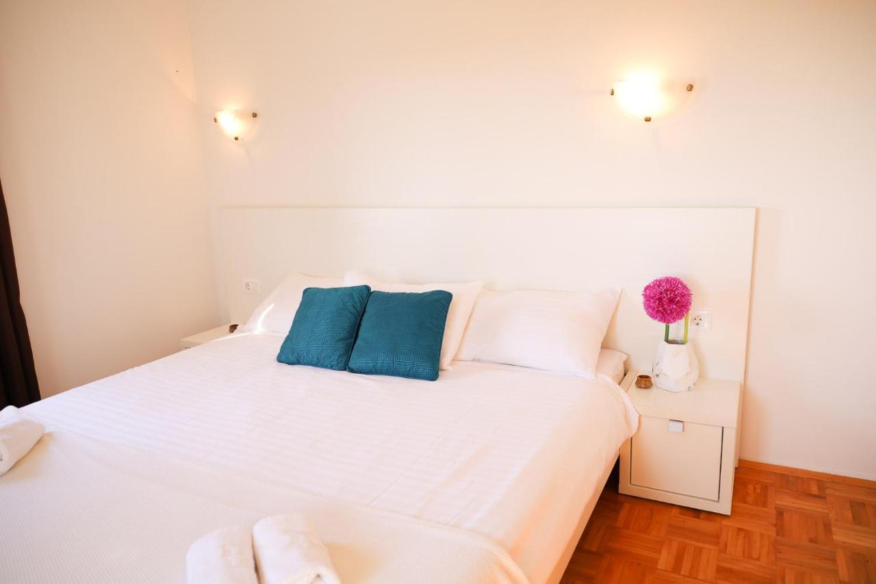 The Florens Residence Near The Beach With The Pool, Bbq And Kids Playground, Zadar Diklo Eksteriør billede
