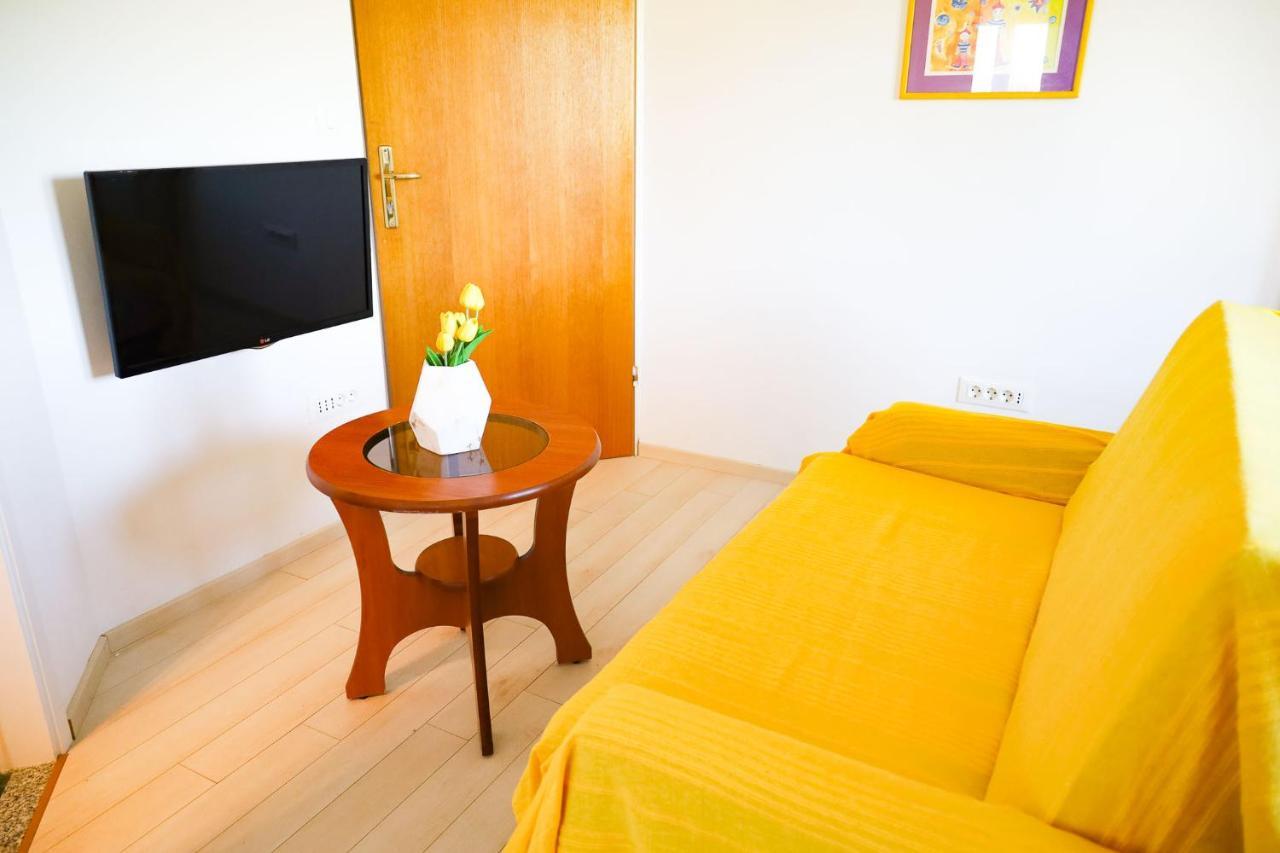 The Florens Residence Near The Beach With The Pool, Bbq And Kids Playground, Zadar Diklo Eksteriør billede