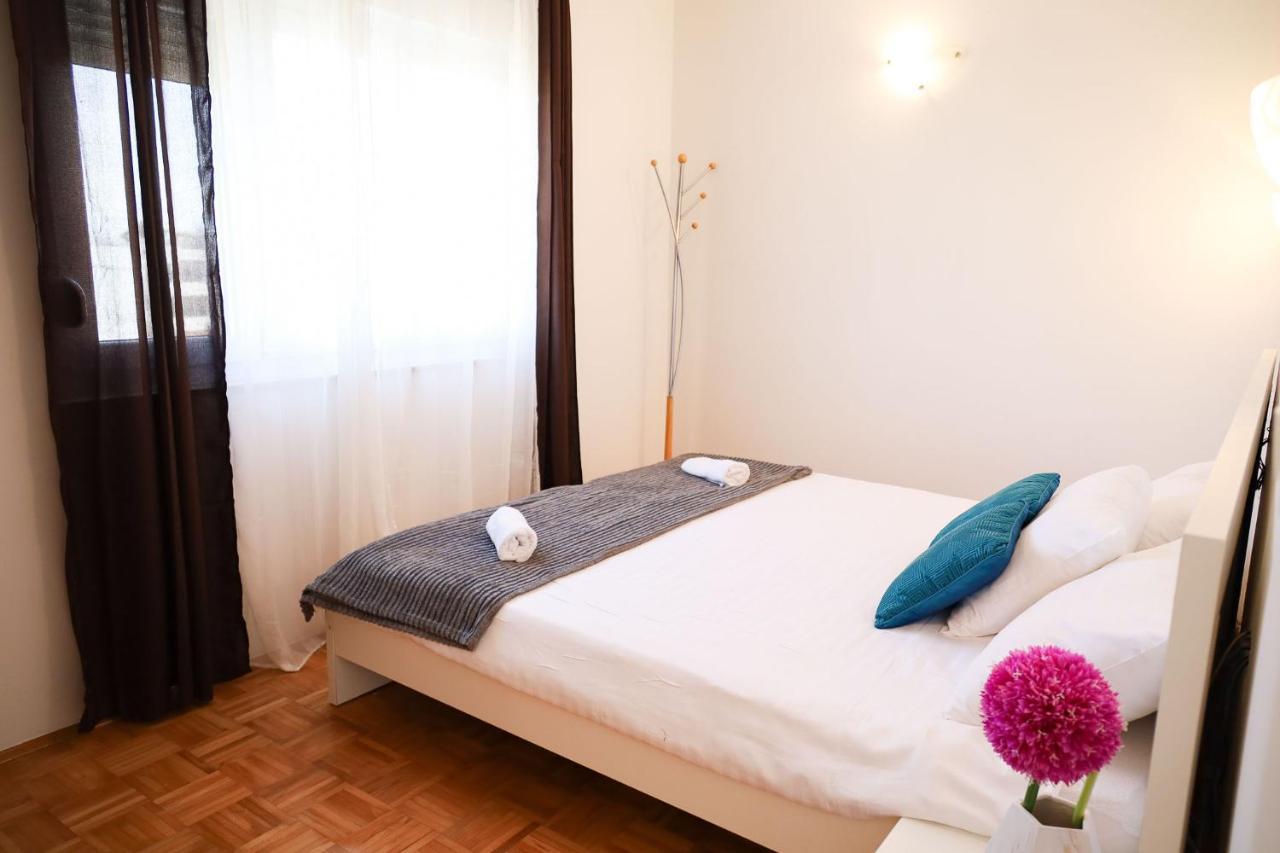 The Florens Residence Near The Beach With The Pool, Bbq And Kids Playground, Zadar Diklo Eksteriør billede