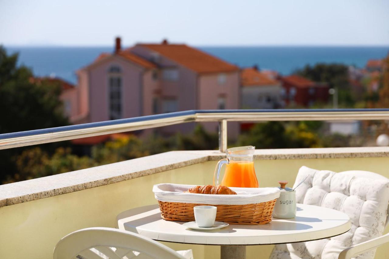 The Florens Residence Near The Beach With The Pool, Bbq And Kids Playground, Zadar Diklo Eksteriør billede