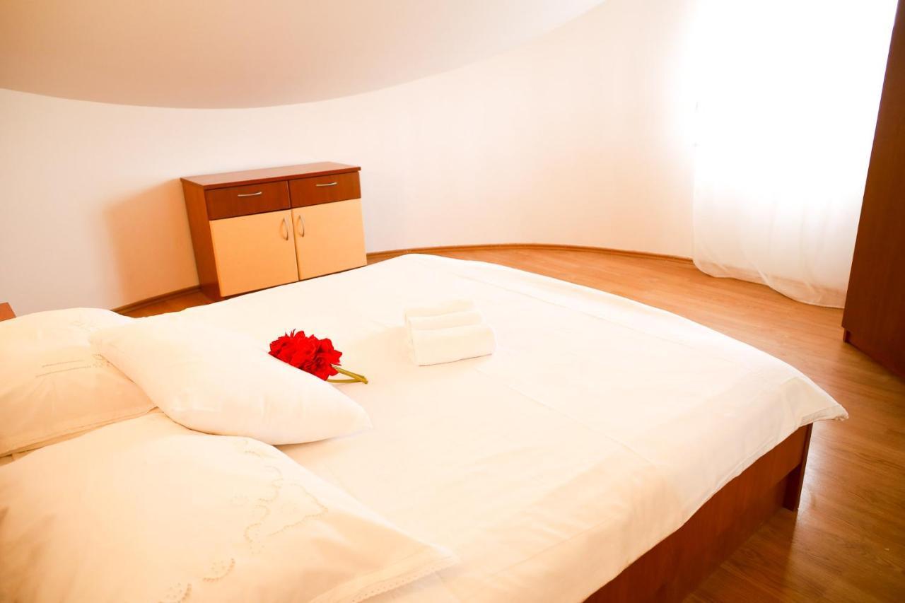 The Florens Residence Near The Beach With The Pool, Bbq And Kids Playground, Zadar Diklo Eksteriør billede